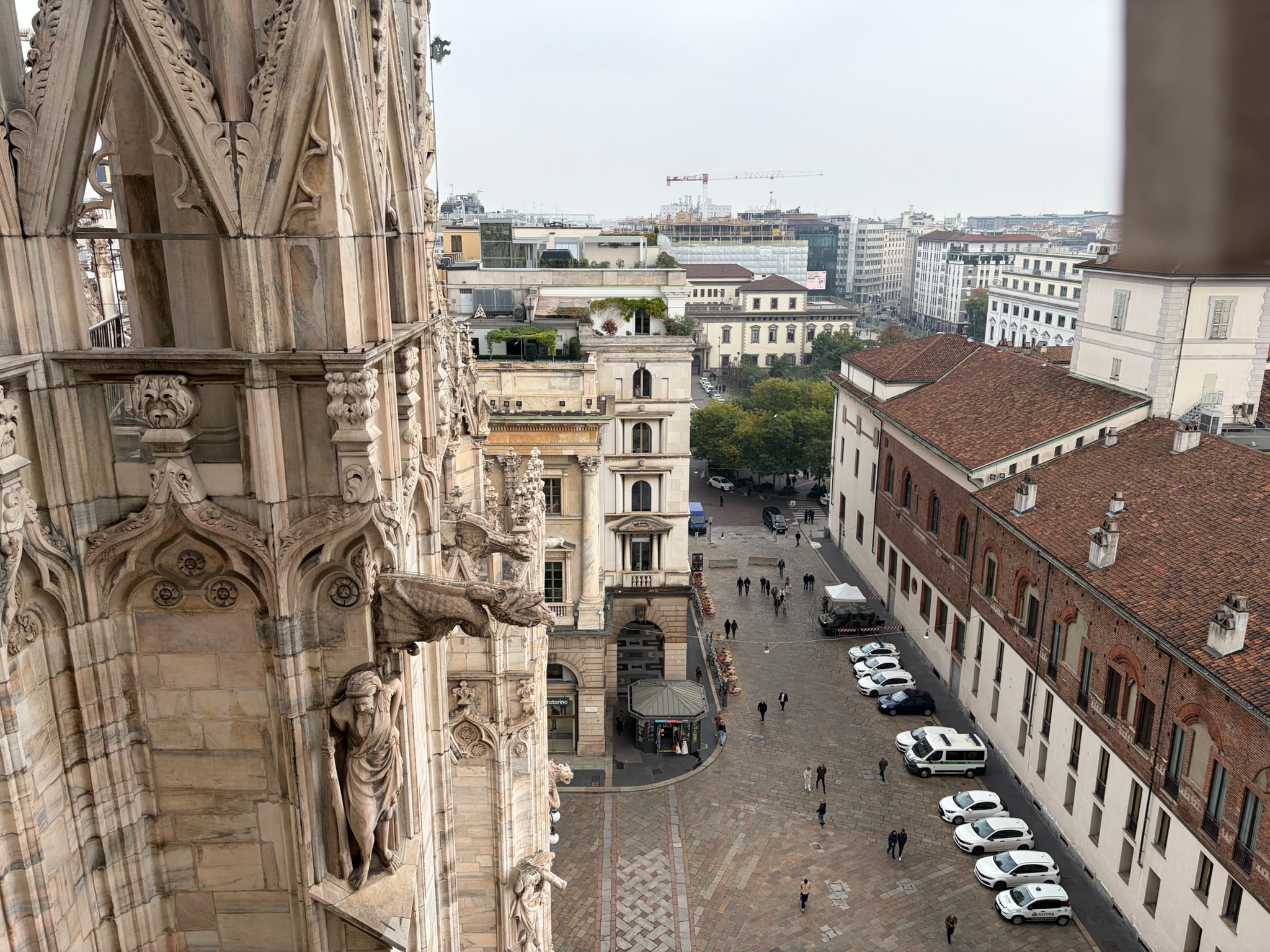 Dom, Blick auf Straße